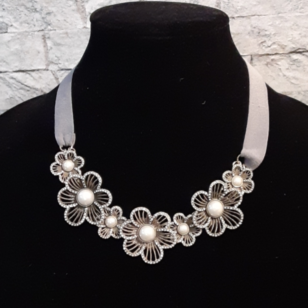 Ann Taylor Factory Floral Statement Necklace